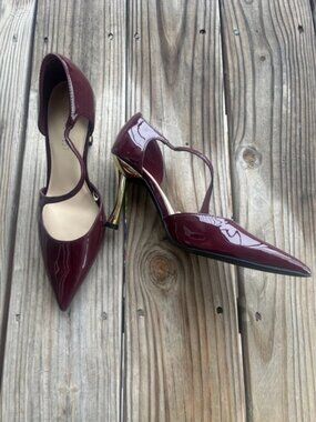 Nine West Burgundy Patent Pointed Toe Heels Gold Heel Size 8 NWOT